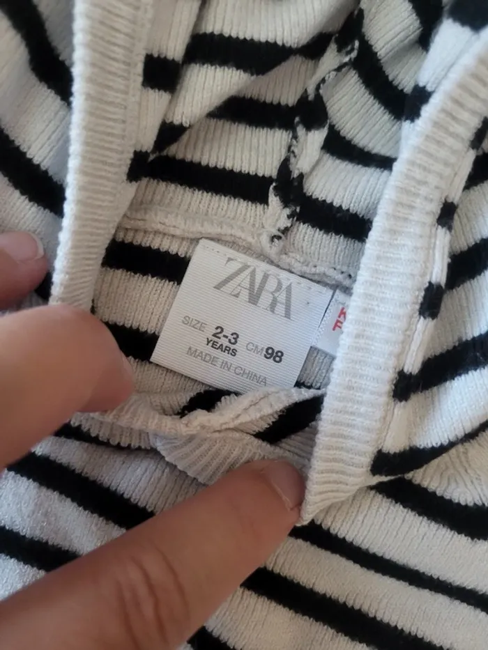 Pull à capuche Zara - photo numéro 3