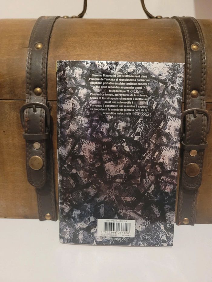 Manga Dr Stone tome 8 édition collector brillant premier tirage - photo numéro 2