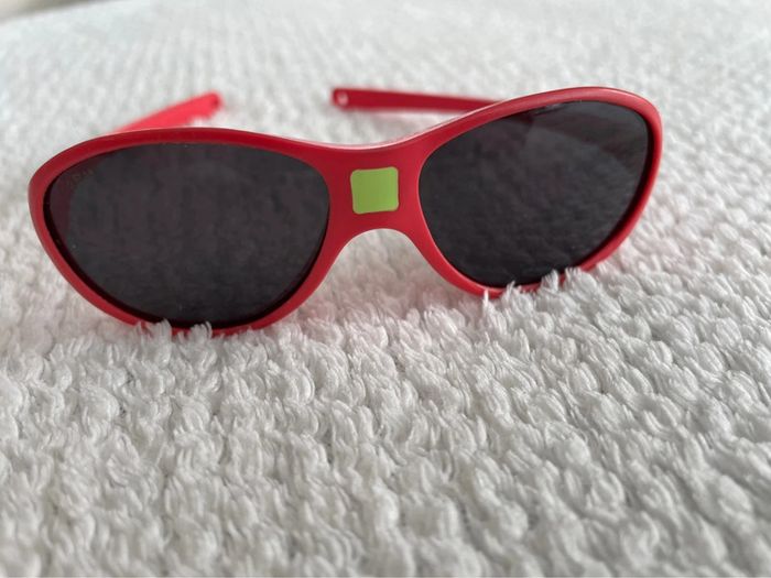 Lunettes de soleil bébé fille rose corail - photo numéro 2
