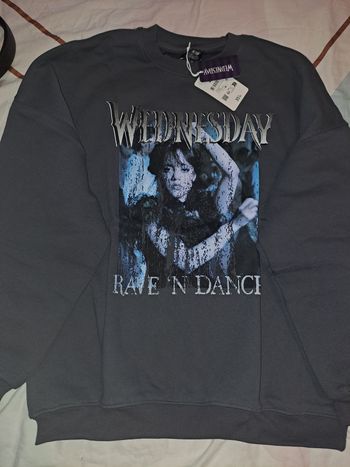 Pull wednesday taille m neuf
