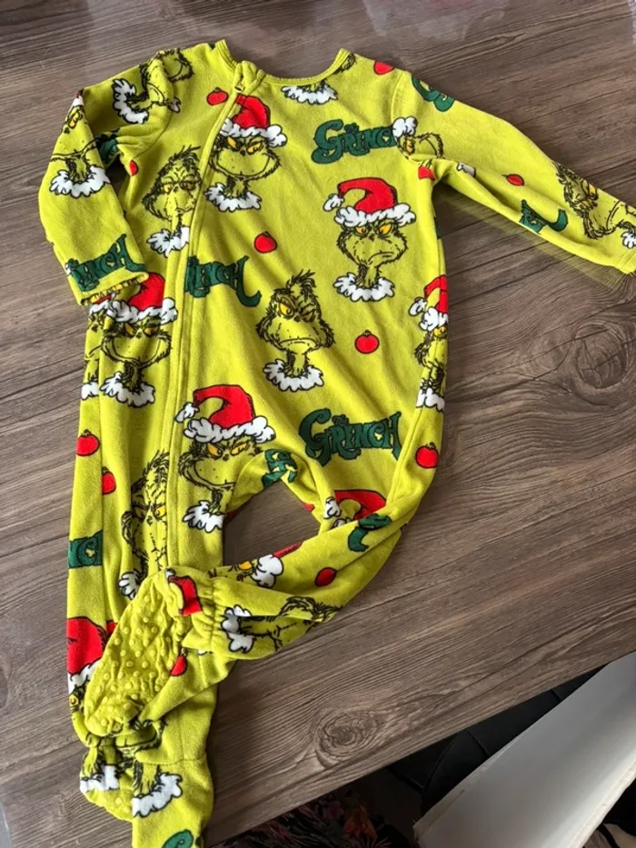 Pyjama grinch