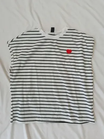 T-shirt manches courtes rayé détail coeur Shein taille S