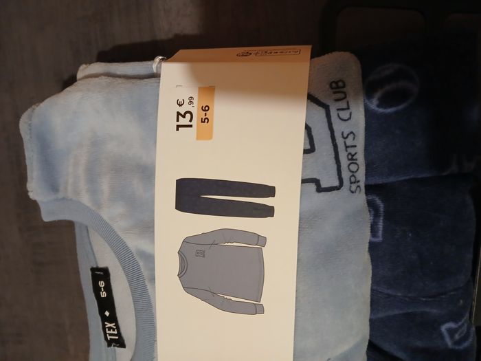 ensemble pyjamas en velours garcon 5/6 ans - photo numéro 2
