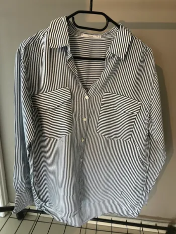 Chemise rayée blanche et bleue « Mango »