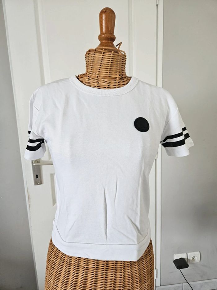 Tshirt mc femme Jennyfer taille XS chelo2 - photo numéro 2