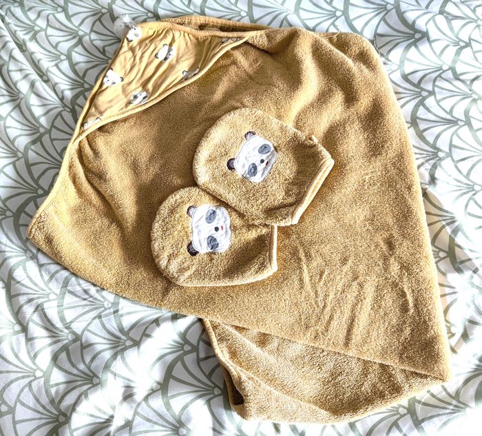 Grande cape de bain + 2 gants moutarde thème panda Vertbaudet