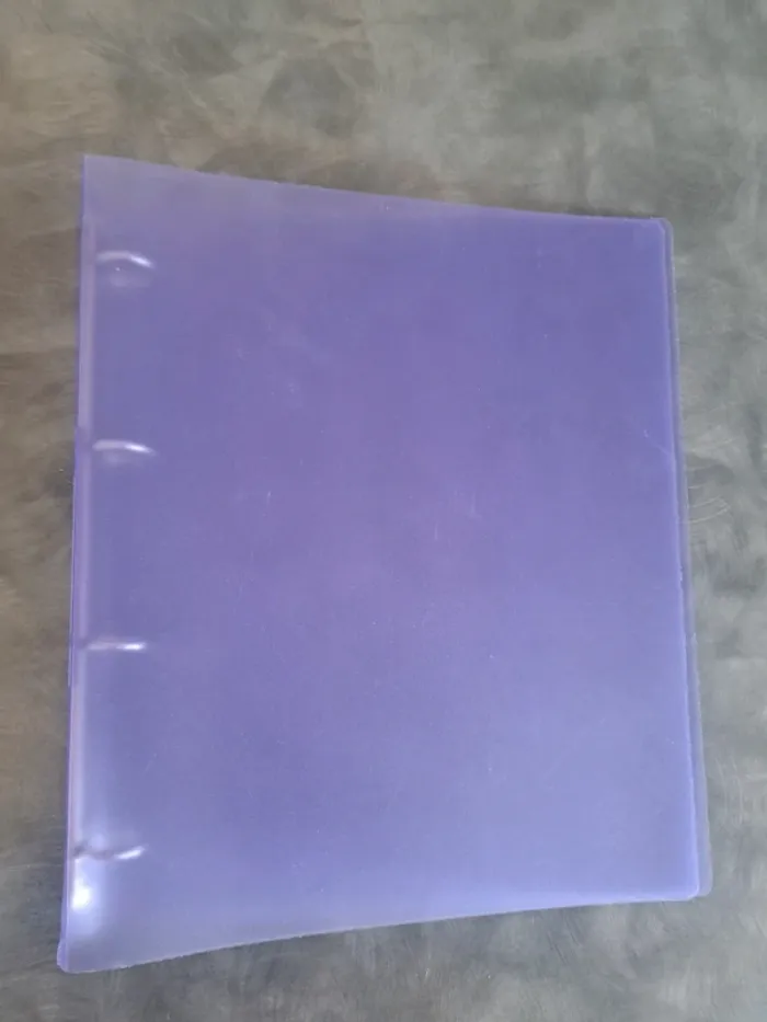 Classeur violet transparent 4 anneaux dos 40 en TBE