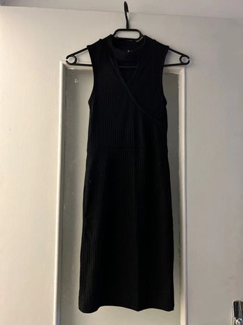 Robe noir moulante