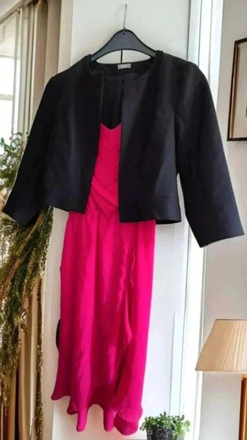 Robe fushia avec veste noir  🌹40🌹