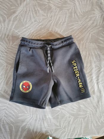 Short spiderman 4 ans