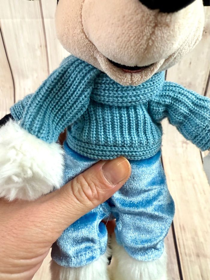 Peluche Disney Mickey en tenu d’hiver officielle Disneyland Paris - photo numéro 4