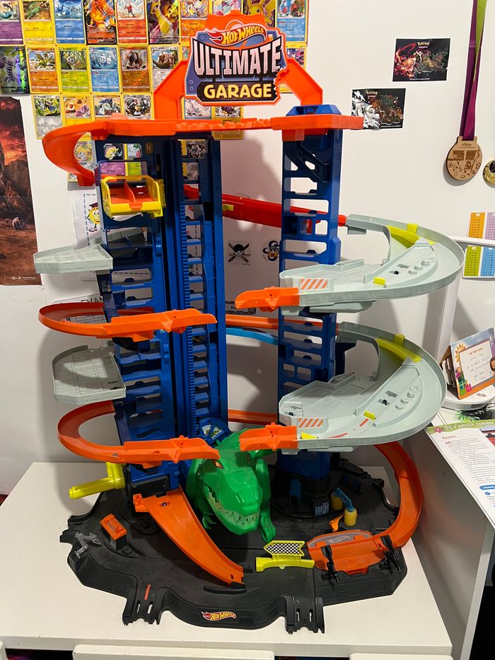 Garage Hot Wheels City Ultimate  T-rex