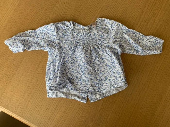 Jolie blouse fleurie bleue fille