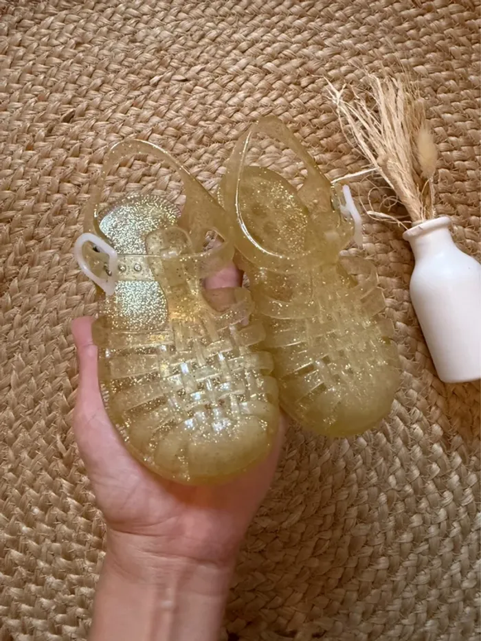 Chaussures méduse - taille 23 - peu utilisé - photo numéro 2