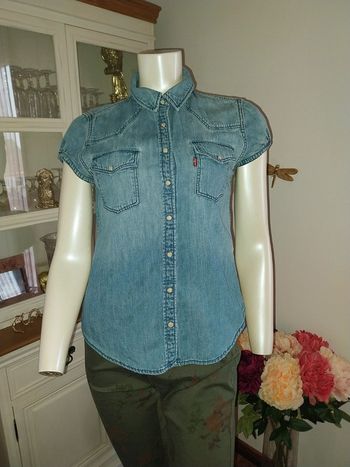 Chemise en jean Levis Bleu clair Taille S en excellent état