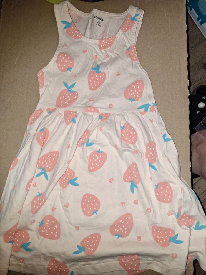 Robe fraise 4 ans