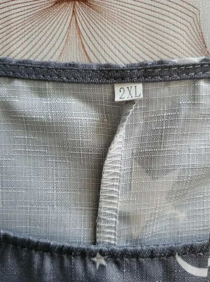 Haut gris  à  imprimé  étoilé femme taille 2XL - photo numéro 3