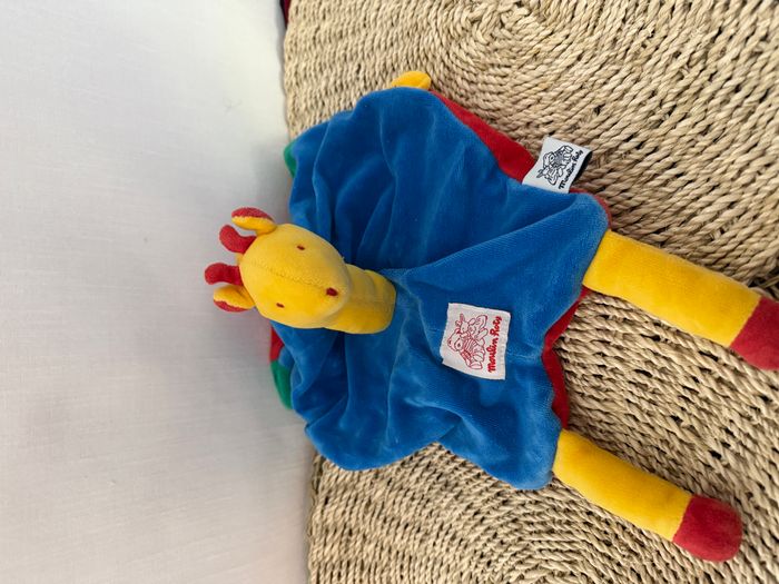 Doudou plat girafe bleu vert rouge jaune grelot Moulin Roty - photo numéro 4