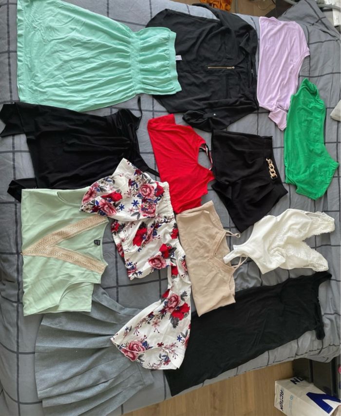 Lot vêtements s et xs - photo numéro 2