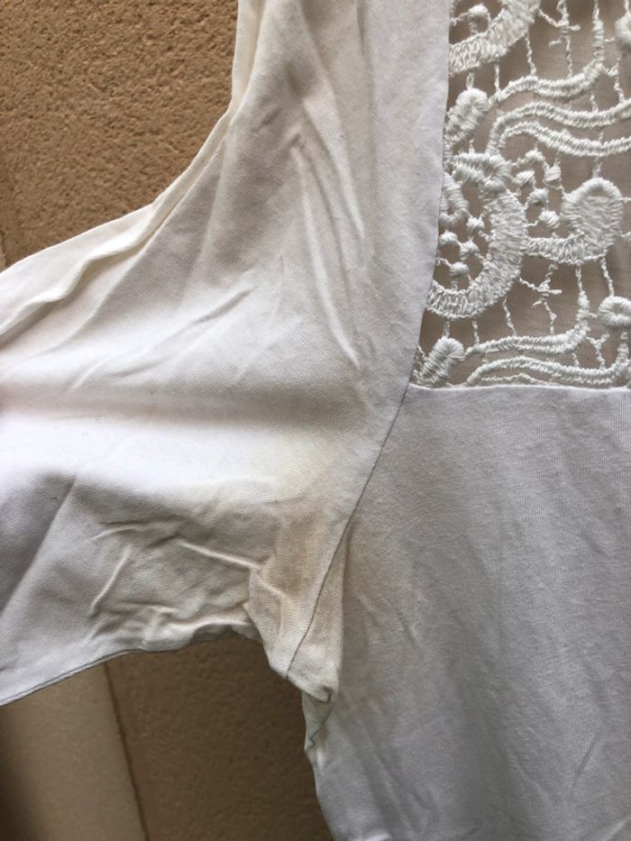 T-shirt col V détail dentelle manches mi-longues - photo numéro 6