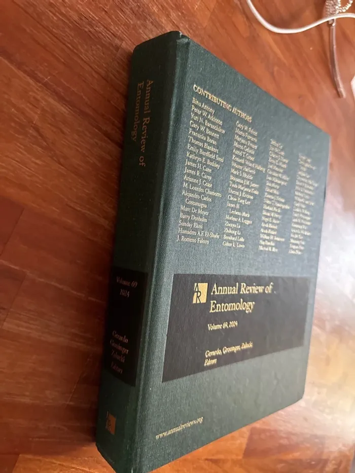 Livre annual review of entomology 2024 - photo numéro 2