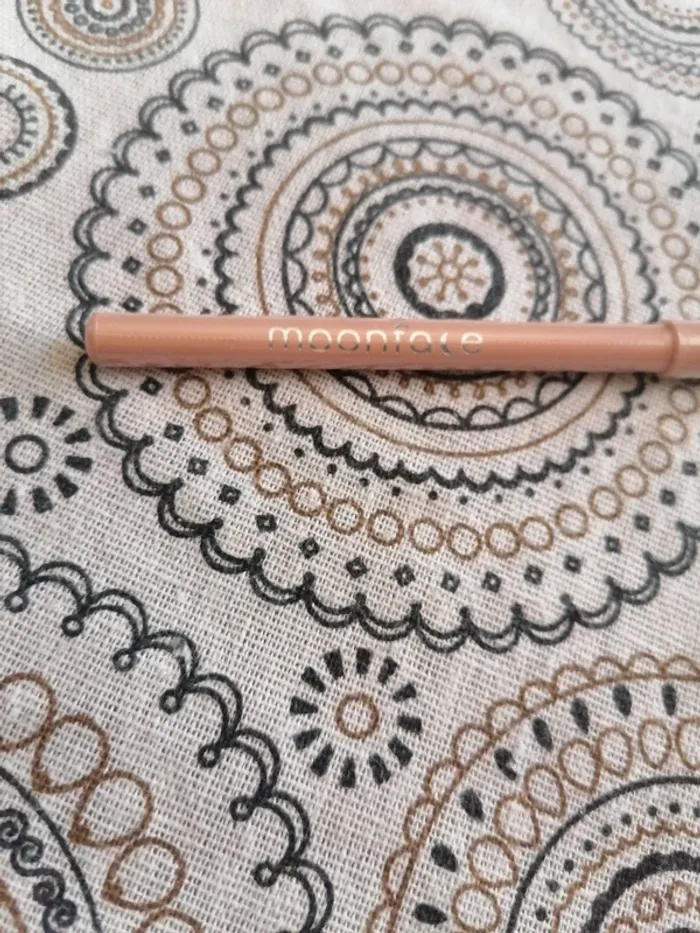 Eye liner blanc neuf Moonface - photo numéro 2