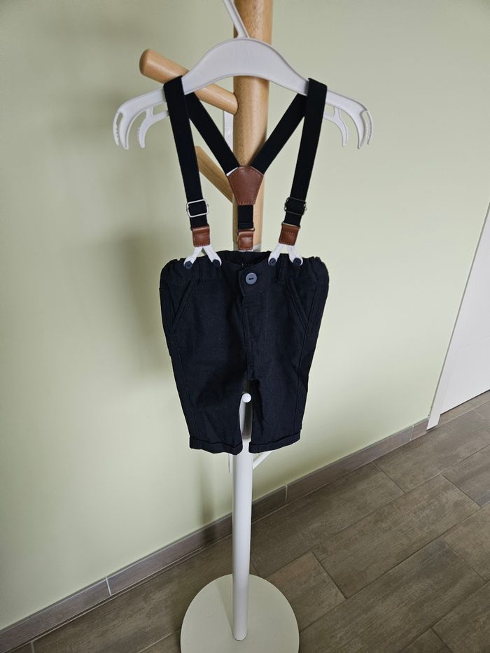Pantalon garçon à bretelles