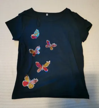 T-shirt fille avec papillon