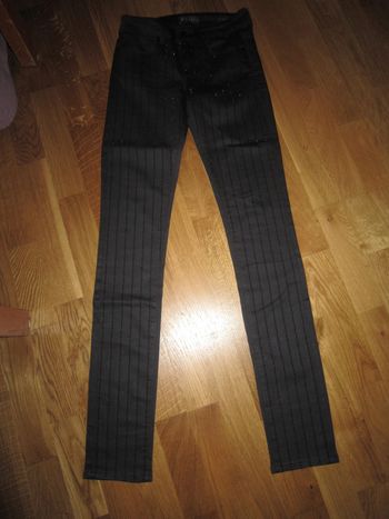 jeans skinny noir parsemé de strass modèle nicole T25 neuf