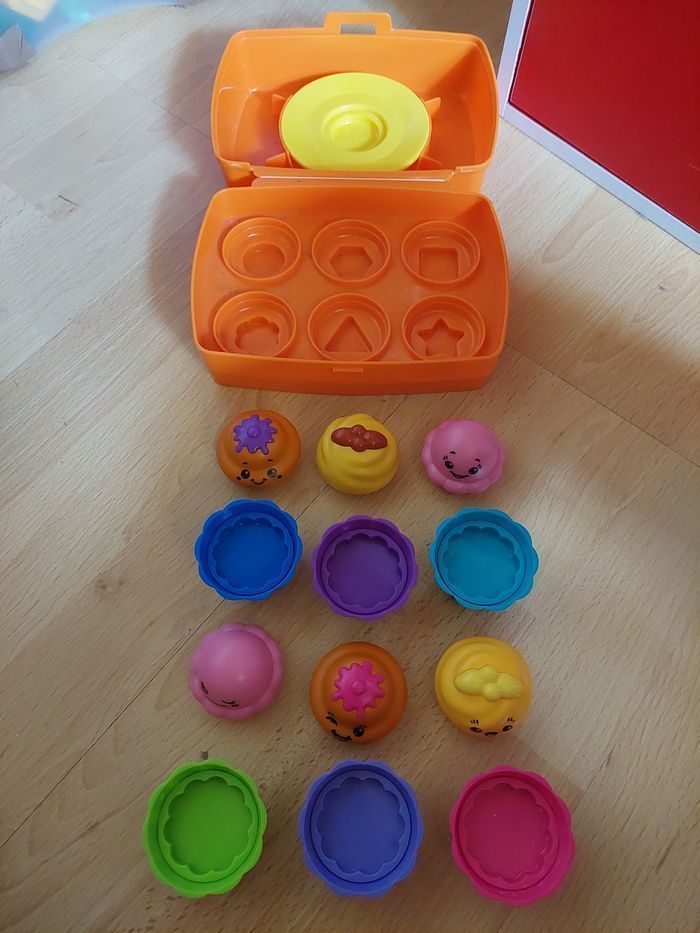 Mes cupcakes surprises jouet éducatif bébé Tomy TBE 🧁 - photo numéro 2