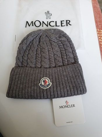 bonnets moncler