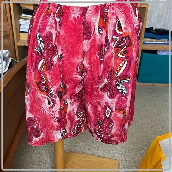 Short colorée taille 1(36) marque Dina
