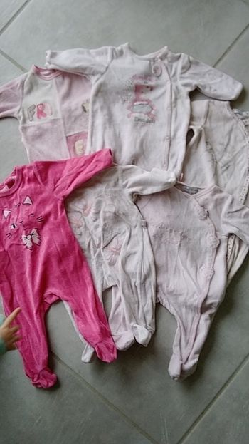 Lot 6 pyjamas
