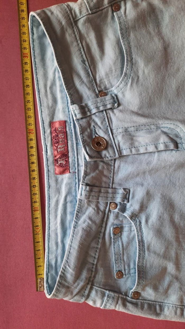 Short bleu clair - photo numéro 3