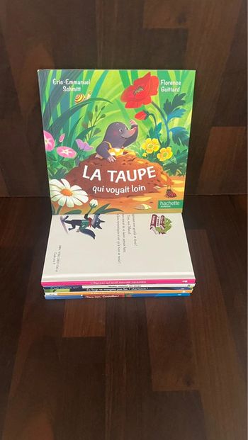 Livre la taupe qui voyait loin   , livre McDo en parfait état . Edition hachette jeunesse .