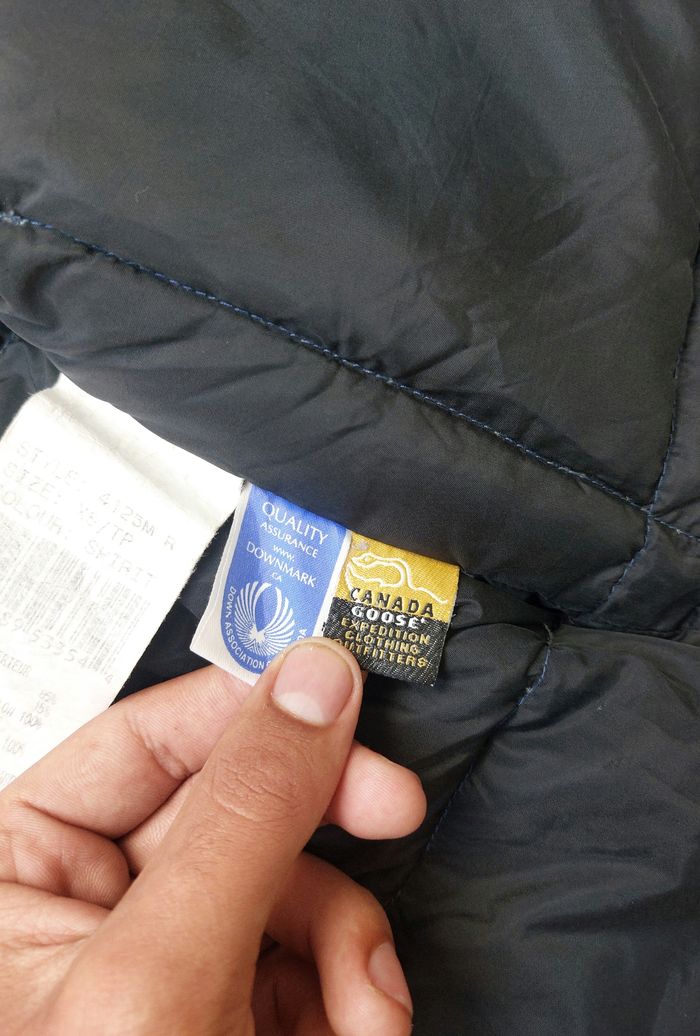 Canada Goose black puffer gilet - photo numéro 5