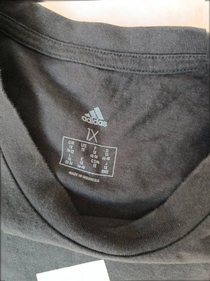 -shirt noir Adidas logo blanc – Taille XL – Sport & casual - photo numéro 3