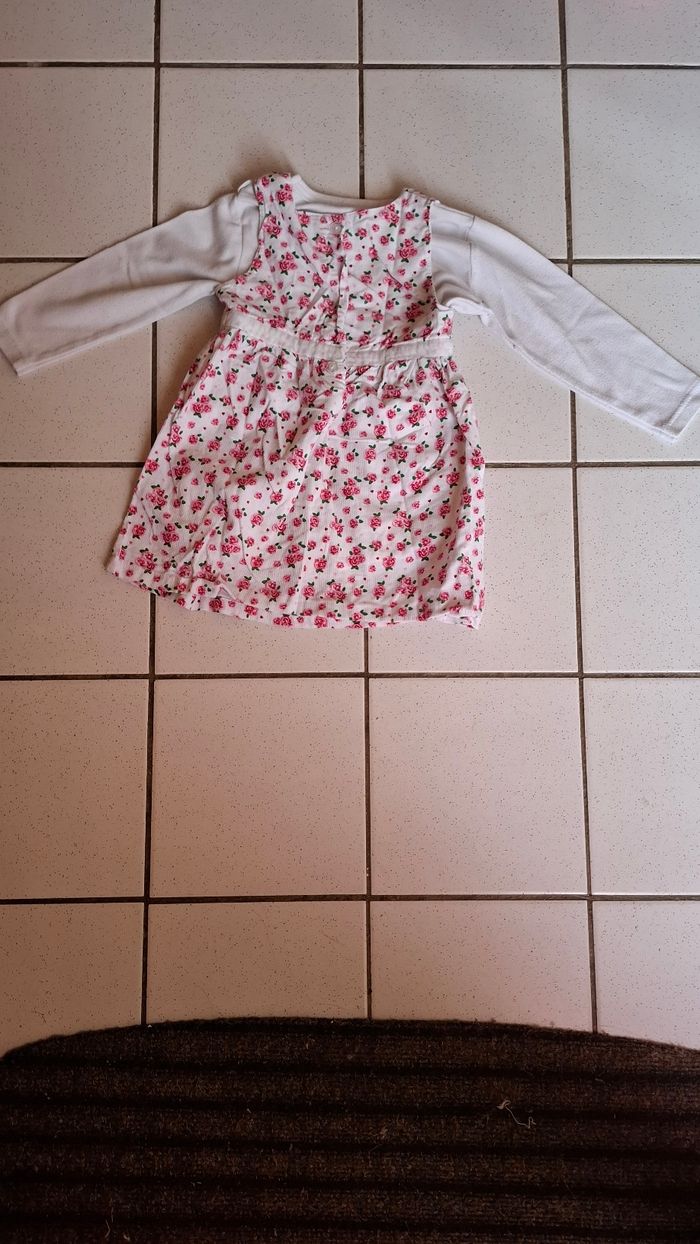 Robe avec teee-shirt blanc et culotte - photo numéro 2