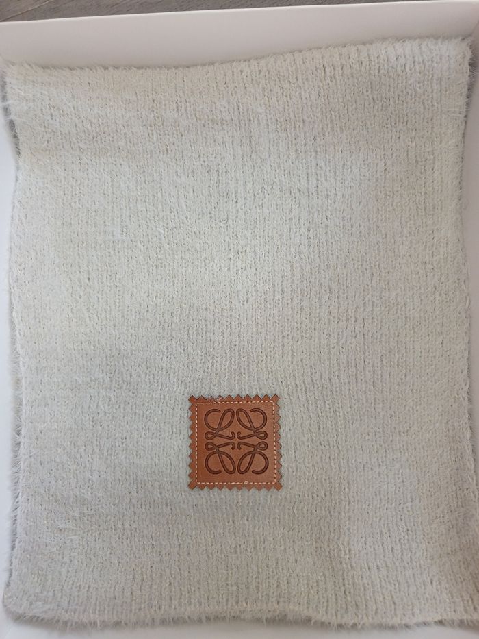 Ensemble bonnet plus écharpe neuf en laine - photo numéro 3