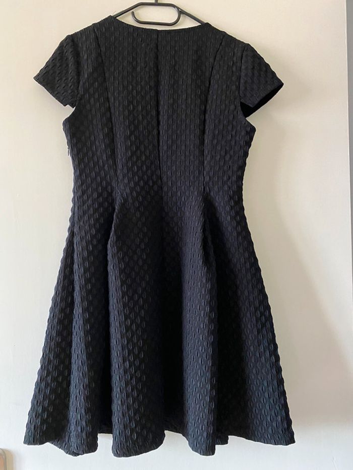 Robe noire gaufrée - photo numéro 2