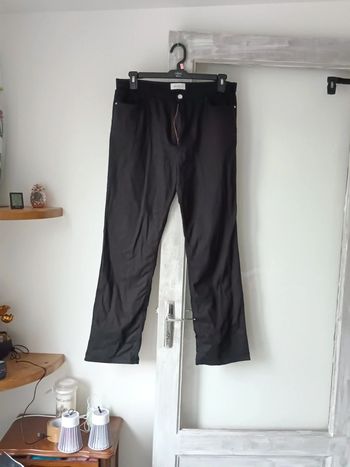 Magnifique pantalon léger taille 46