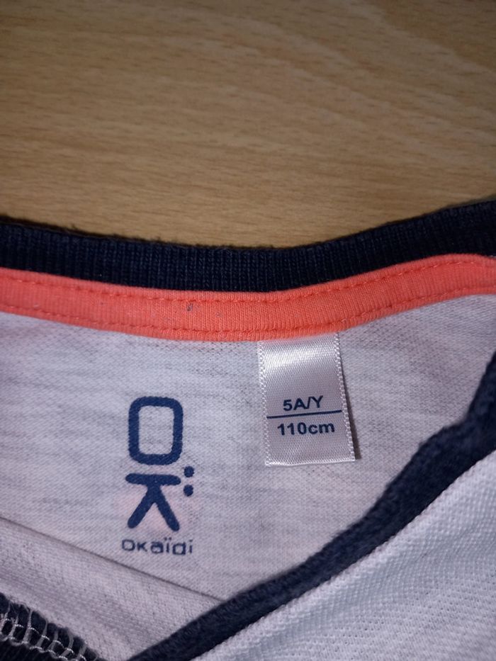 Tee-shirt Okaïdi 5 ans excellent état - photo numéro 3