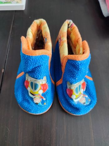 Chaussons scratch oui oui 20