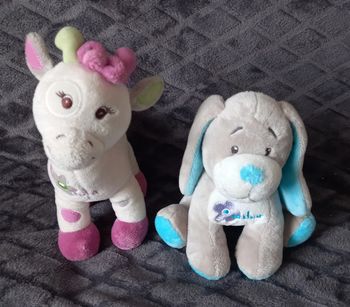 Lot de 2 peluches girafe et chien - Arthur et Lola