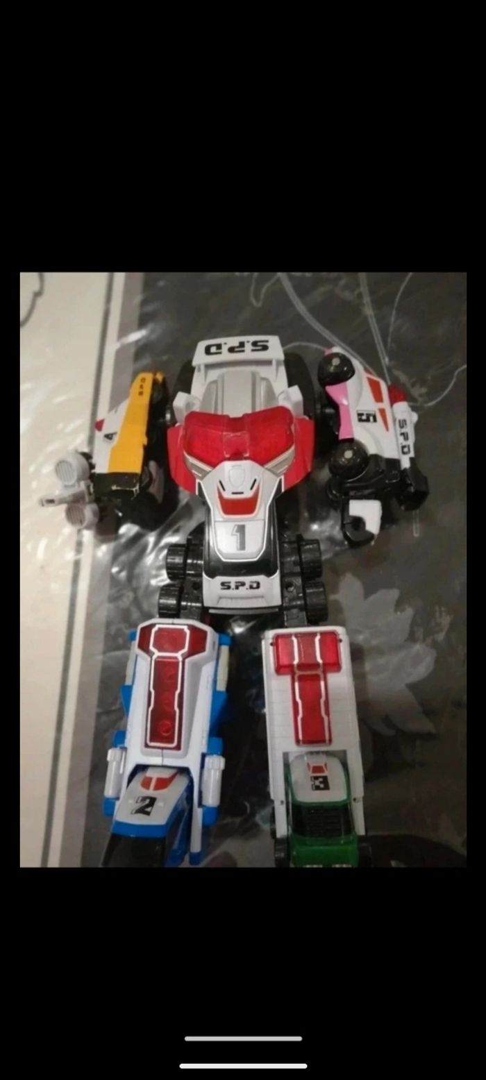 Robot Power Rangers S-P-D, DX Megazord Delta Squad, Bandaï. Année 2004 - photo numéro 2