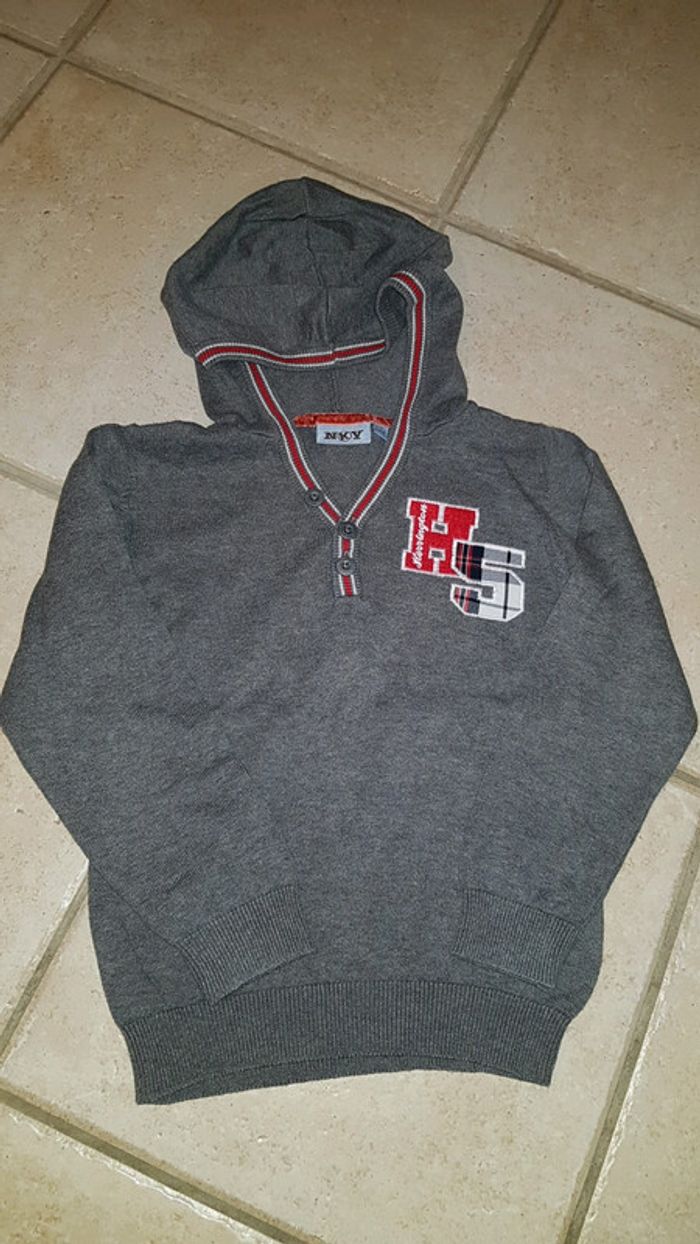 Pull léger à capuche gris