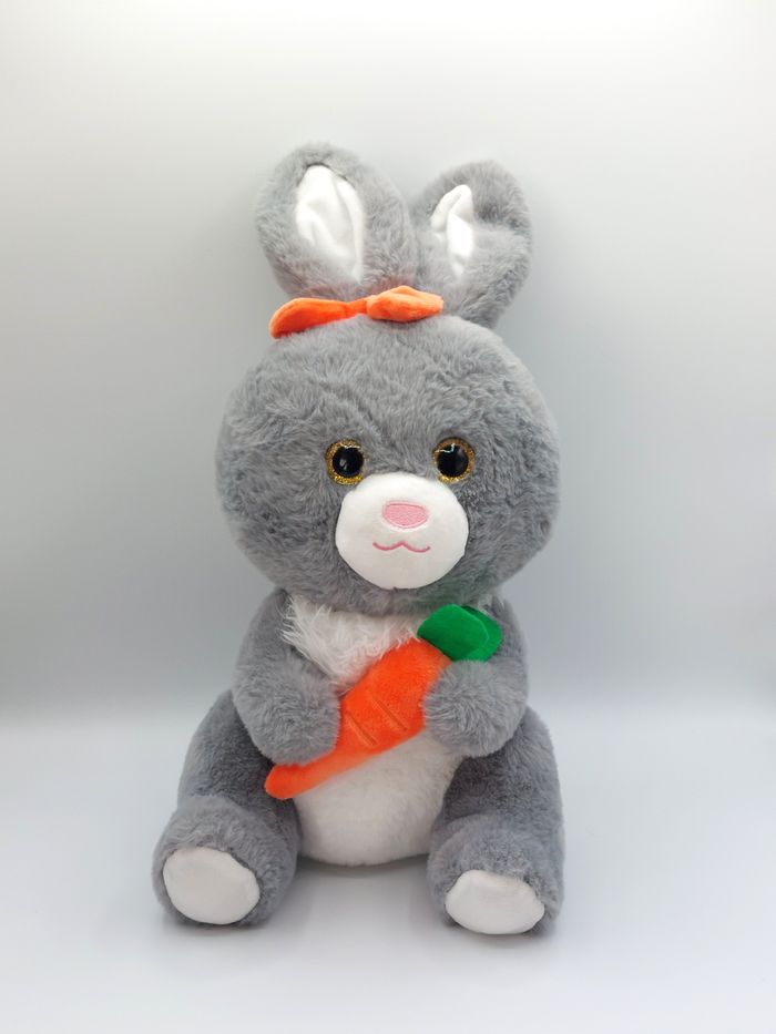 Peluche doudou lapin gris blanc et sa carotte 32 cm sans les oreilles DOHO international TTBE