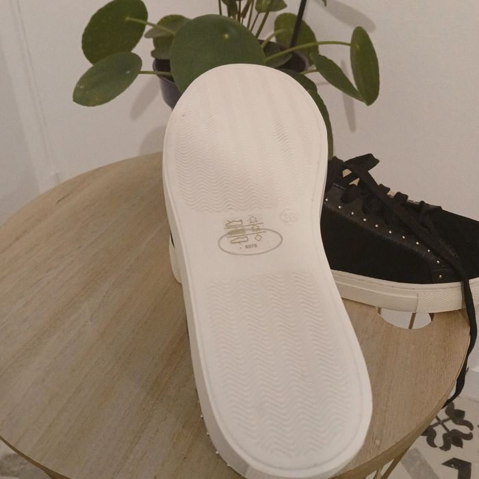 Baskets Minelli noires cloutée taille 36 neuves - photo numéro 4