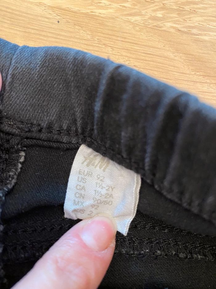 Jeans noir H&M 18/24 mois - photo numéro 2