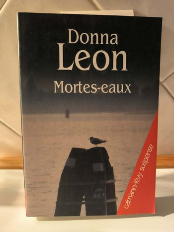 livre Mortes-Eaux - Leon Donna en tres bon etat ref EC